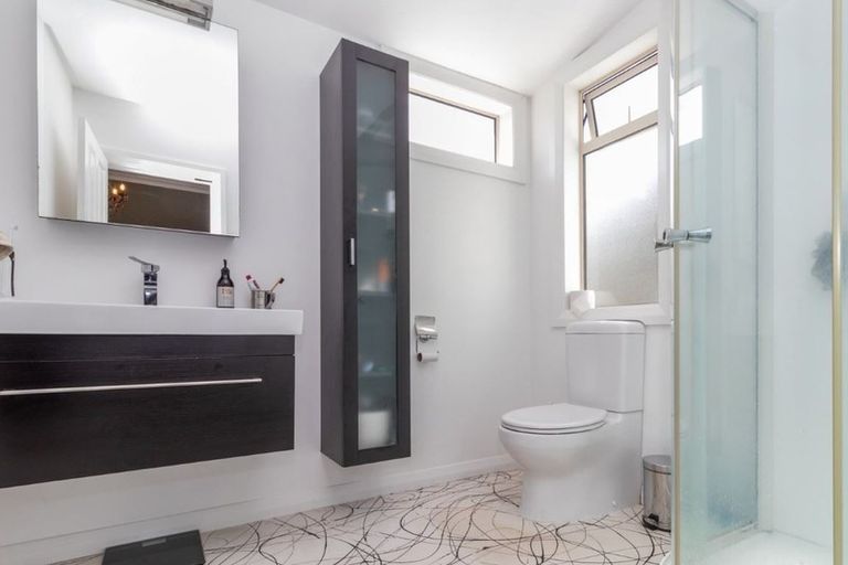 Photo of property in 16 Stapletons Road, Richmond, Christchurch, 8013