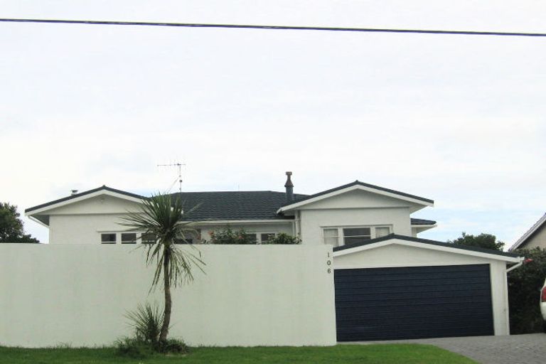 Photo of property in 106 Seaview Road, Paraparaumu Beach, Paraparaumu, 5032