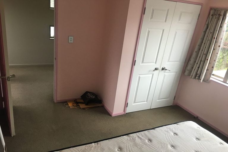 Photo of property in 21 Condor Place, Unsworth Heights, Auckland, 0632