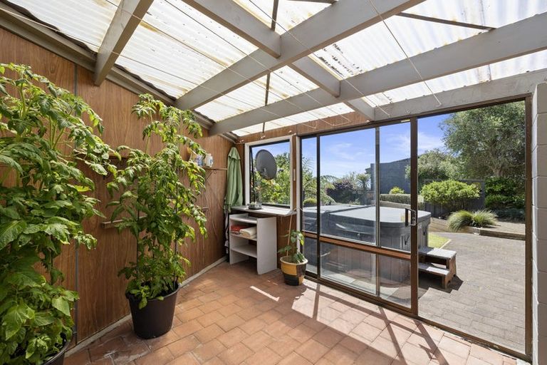 Photo of property in 49 Truby King Street, Merrilands, New Plymouth, 4312