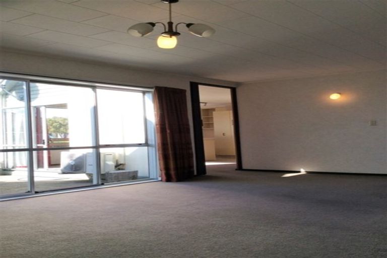 Photo of property in 17a Oxford Street, South Dunedin, Dunedin, 9012