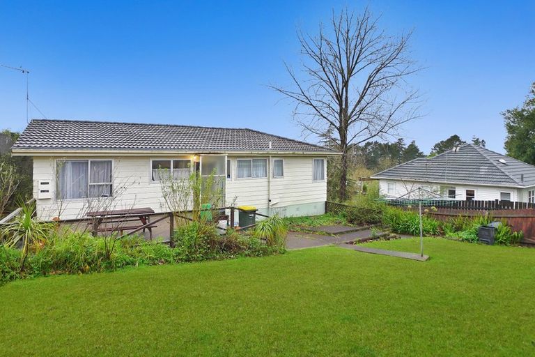 Photo of property in 12 Claverdon Drive, Massey, Auckland, 0614