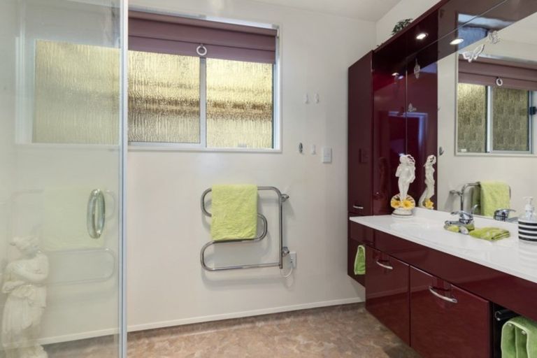 Photo of property in 111 Thomas Street, Stokes Valley, Lower Hutt, 5019