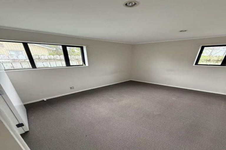 Photo of property in 2 Cranberry Place, Bucklands Beach, Auckland, 2012