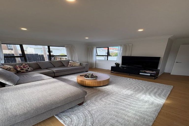 Photo of property in 2/39 Stanley Avenue, Milford, Auckland, 0620