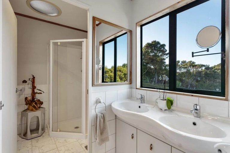 Photo of property in 1559 Pataua Road North, Pataua North, Whangarei, 0175