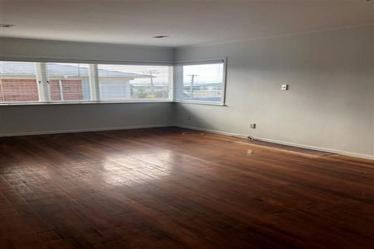 Photo of property in 22 Hepburn Road, Glendene, Auckland, 0602