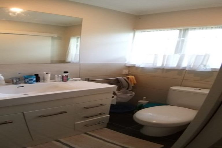 Photo of property in 5 Maugham Drive, Bucklands Beach, Auckland, 2014