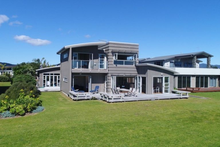 Photo of property in 160 Sands Crescent, Matarangi, Whitianga, 3592