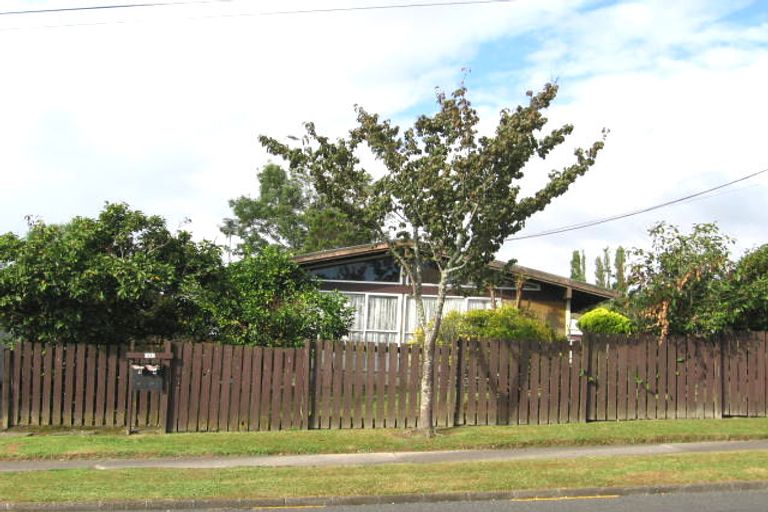 Photo of property in 2/102 View Road, Henderson, Auckland, 0612