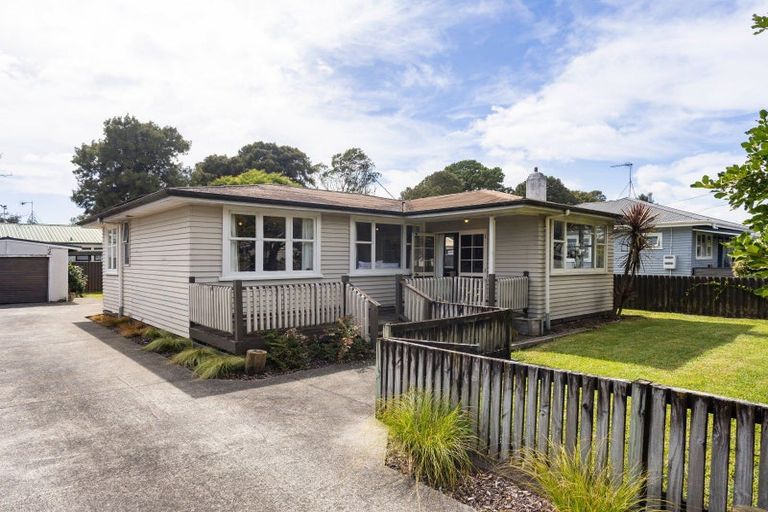 Photo of property in 22 Walsh Street, Forest Lake, Hamilton, 3200