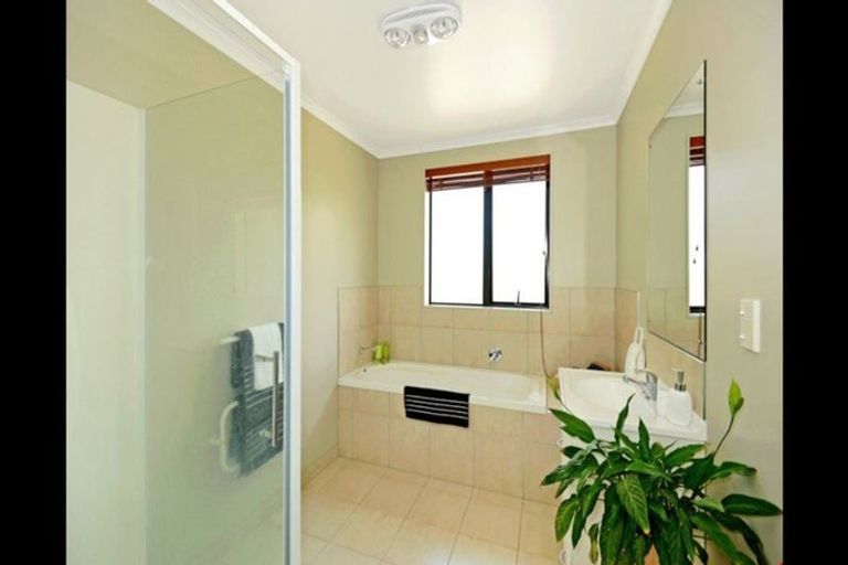 Photo of property in 11a Glendhu Road, Bayview, Auckland, 0629