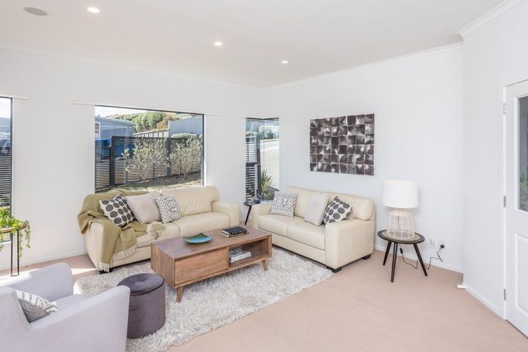 Photo of property in 90 Kentwood Drive, Woodridge, Wellington, 6037