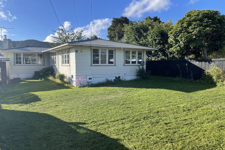 Photo of property in 1055 Fergusson Drive, Clouston Park, Upper Hutt, 5018