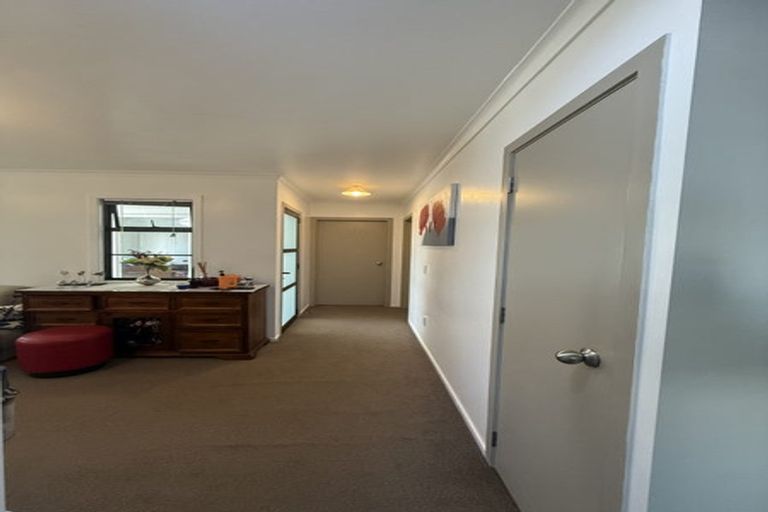 Photo of property in 47 Grove Road, Papakura, 2110