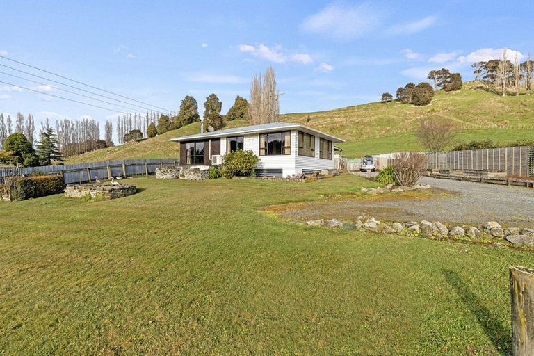 Photo of property in 67 Ongo Road, Hunterville, 4730