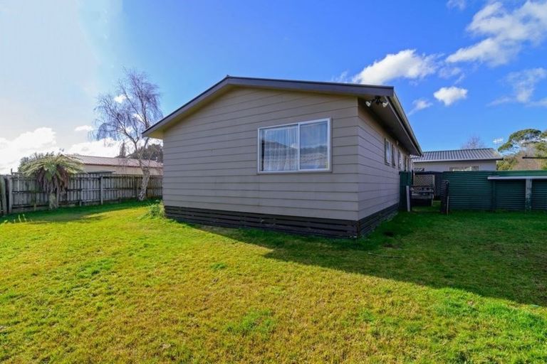 Photo of property in 103b Aquarius Drive, Kawaha Point, Rotorua, 3010
