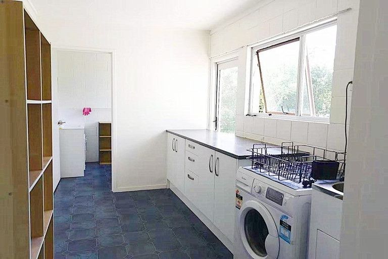 Photo of property in 17 Macnay Way, Murrays Bay, Auckland, 0630