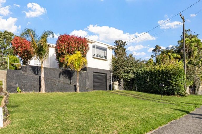 Photo of property in 31 Awanui Street, Merrilands, New Plymouth, 4312