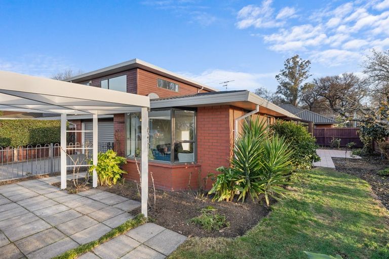 Photo of property in 2 Rubens Place, Burnside, Christchurch, 8053