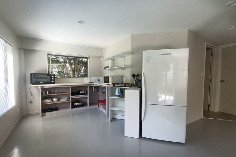 Photo of property in 5 Heathvale Place, Heathcote Valley, Christchurch, 8022