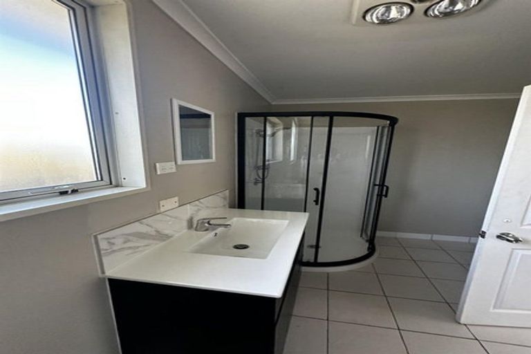 Photo of property in 31 Hollyford Avenue, Bryndwr, Christchurch, 8053