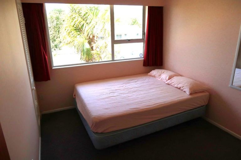 Photo of property in 16 Waipounamu Drive, Kelson, Lower Hutt, 5010