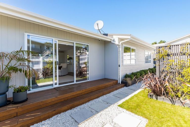 Photo of property in 11 Parkinson Close, Whitby, Porirua, 5024