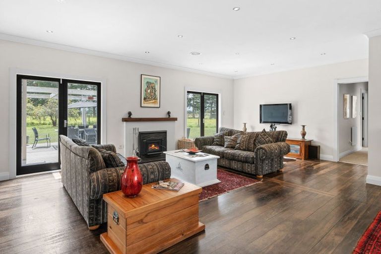 Photo of property in 122 Cross Line, Morison Bush, Greytown, 5794