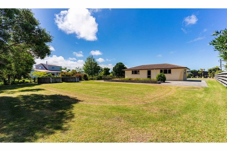 Photo of property in 1 Sunlea Lane, Mangawhai, 0505