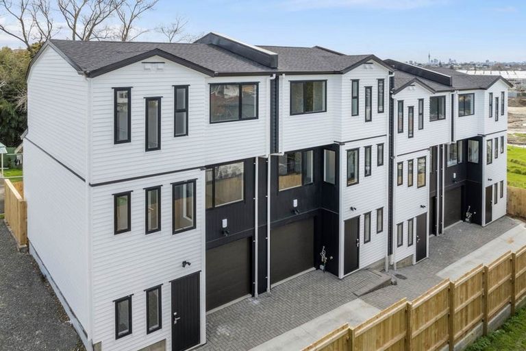 Photo of property in 8/418 Richardson Road, Mount Roskill, Auckland, 1041