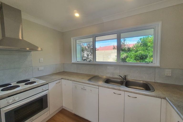 Photo of property in 150 Queenspark Drive, Parklands, Christchurch, 8083