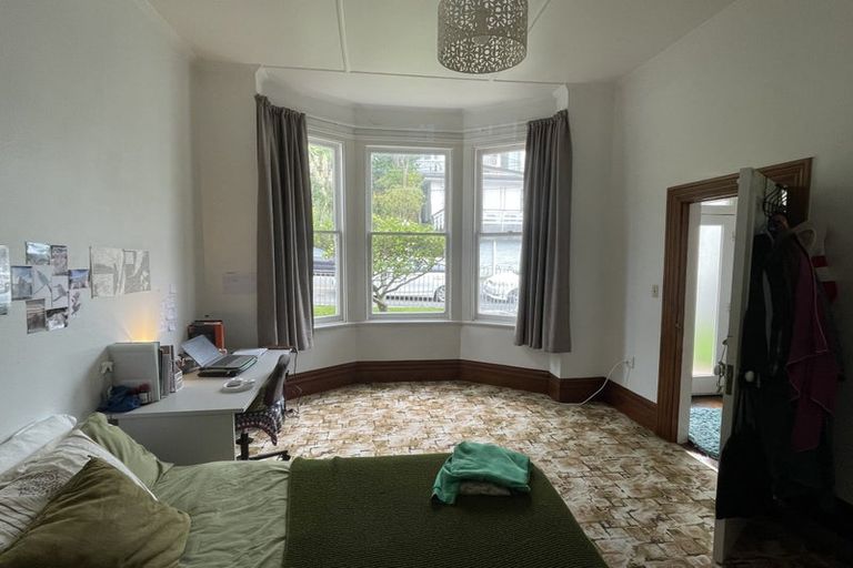 Photo of property in 19 Myrtle Crescent, Mount Cook, Wellington, 6021