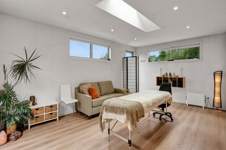 Photo of property in 37a Donnelly Street, Oakura, 4314