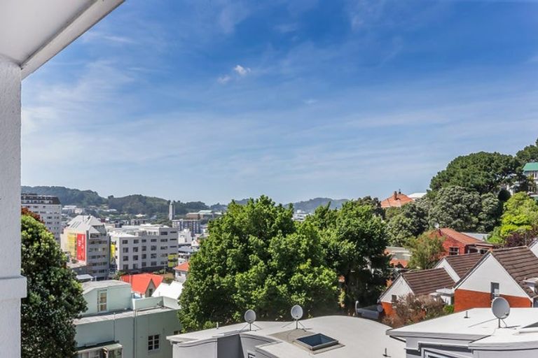 Photo of property in Fernhill Flats, 9/324 The Terrace, Te Aro, Wellington, 6011