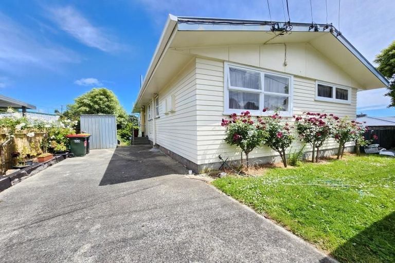 Photo of property in 18 Catherine Crescent, Paparangi, Wellington, 6037