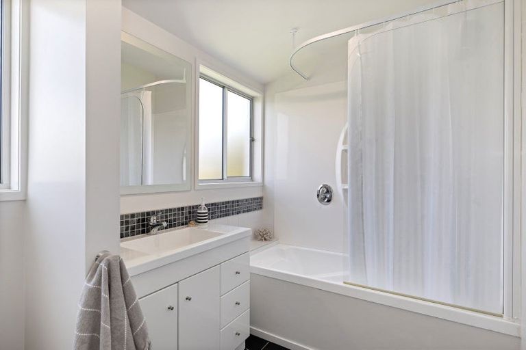 Photo of property in 15a Grace Road, Tauranga South, Tauranga, 3112