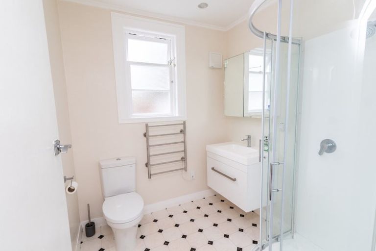 Photo of property in 29a Grass Street, Roseneath, Wellington, 6011