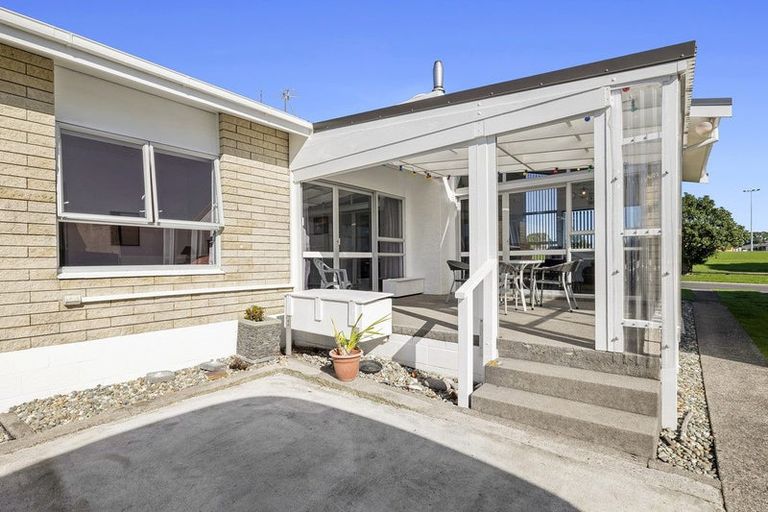 Photo of property in 36 Park Lane, Waitara, 4320