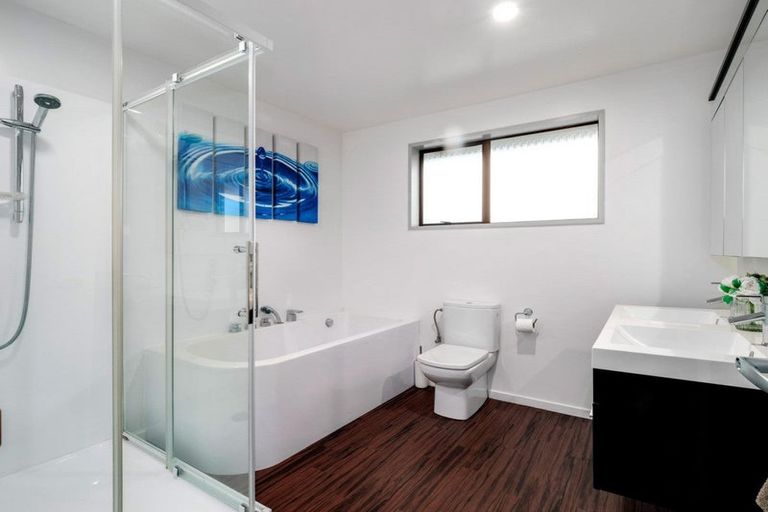 Photo of property in 30 Connemara Drive, Northwood, Christchurch, 8051