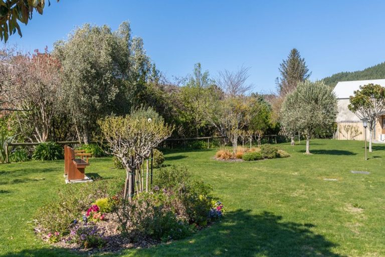 Photo of property in Redwood Village, 36/42 Main Road, Tawa, Wellington, 5028