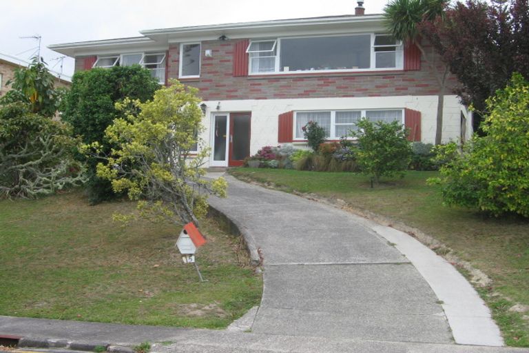 Photo of property in 15 Martin Crescent, Northcote, Auckland, 0627