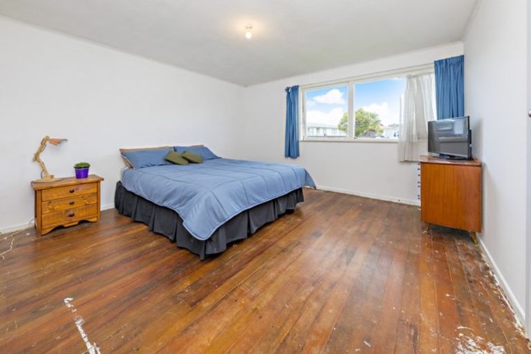 Photo of property in 16 Belgrave Place, Papakura, 2110