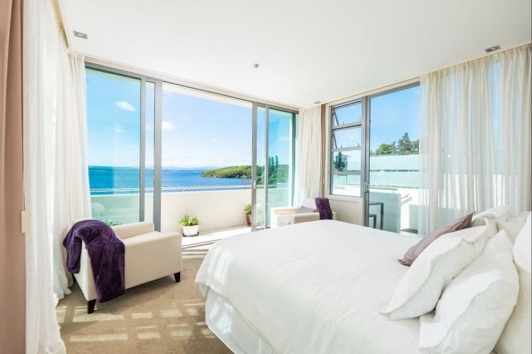 Photo of property in 1/852 Wily Terrace, Acacia Bay, Taupo, 3330