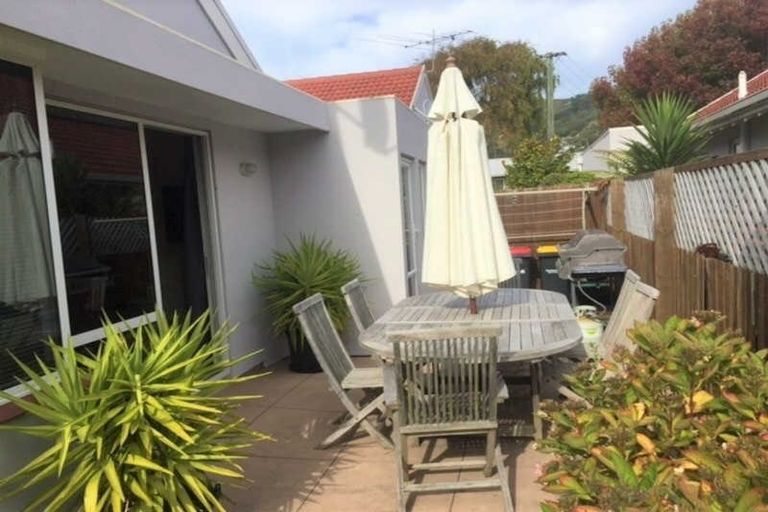 Photo of property in 6 Augusta Street, Redcliffs, Christchurch, 8081
