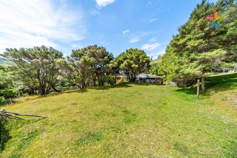 Photo of property in 1119 Coast Road, Wainuiomata Coast, Wainuiomata, 5373