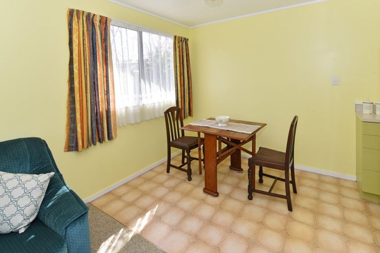 Photo of property in 2/7 Bunnythorpe Road, Papakura, 2110