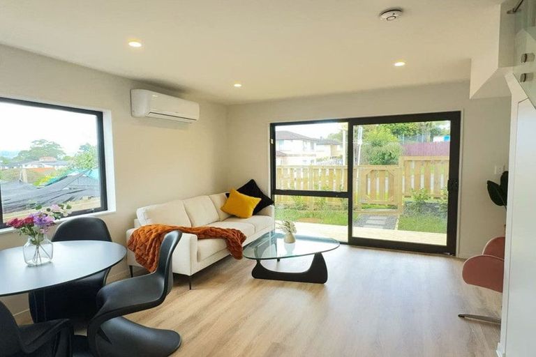Photo of property in 7/2a Mantra Road, Massey, Auckland, 0614