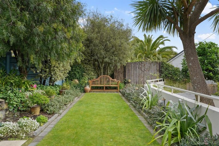 Photo of property in 3 Gardenhill Lane, Redcliffs, Christchurch, 8081