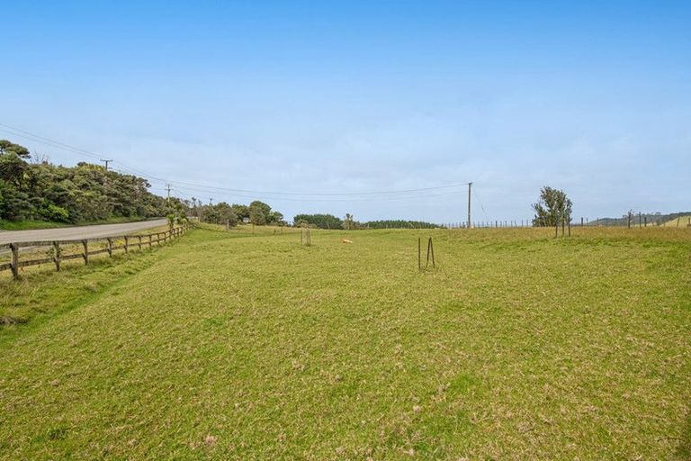 Photo of property in 211 Wilson Road, South Head, Helensville, 0874